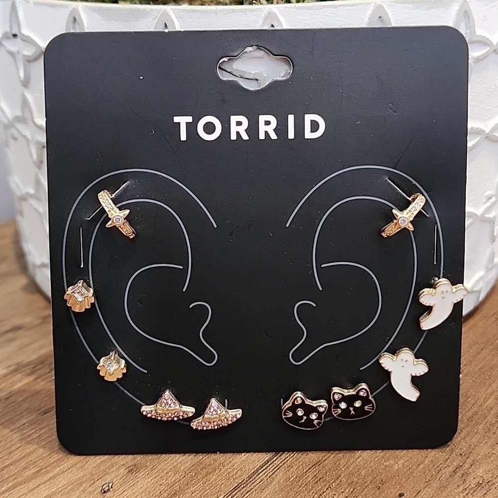 Torrid - Spooky Ghost Stud Set & Cuff​​​​​​​​​​